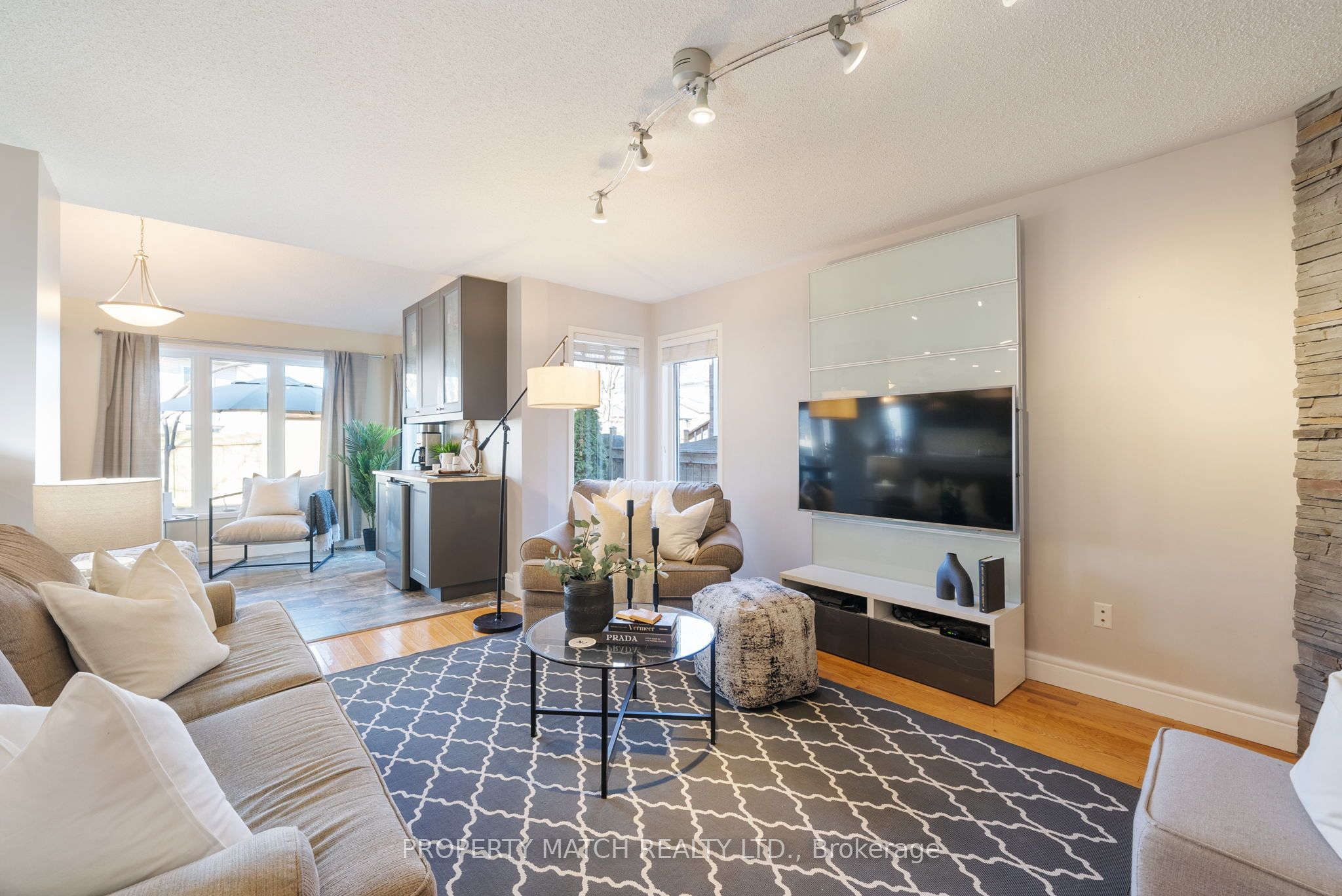 3122 Country Lane