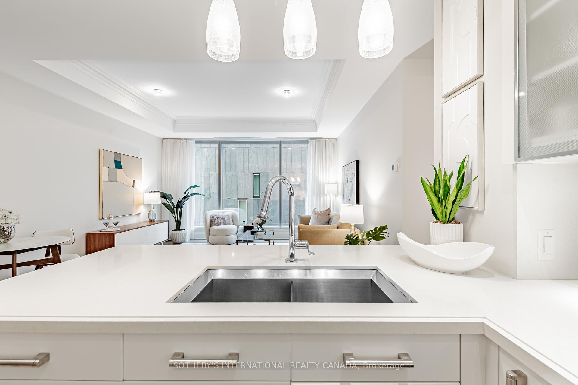1 Bedroom Condo at 55 Scollard, Toronto For sale