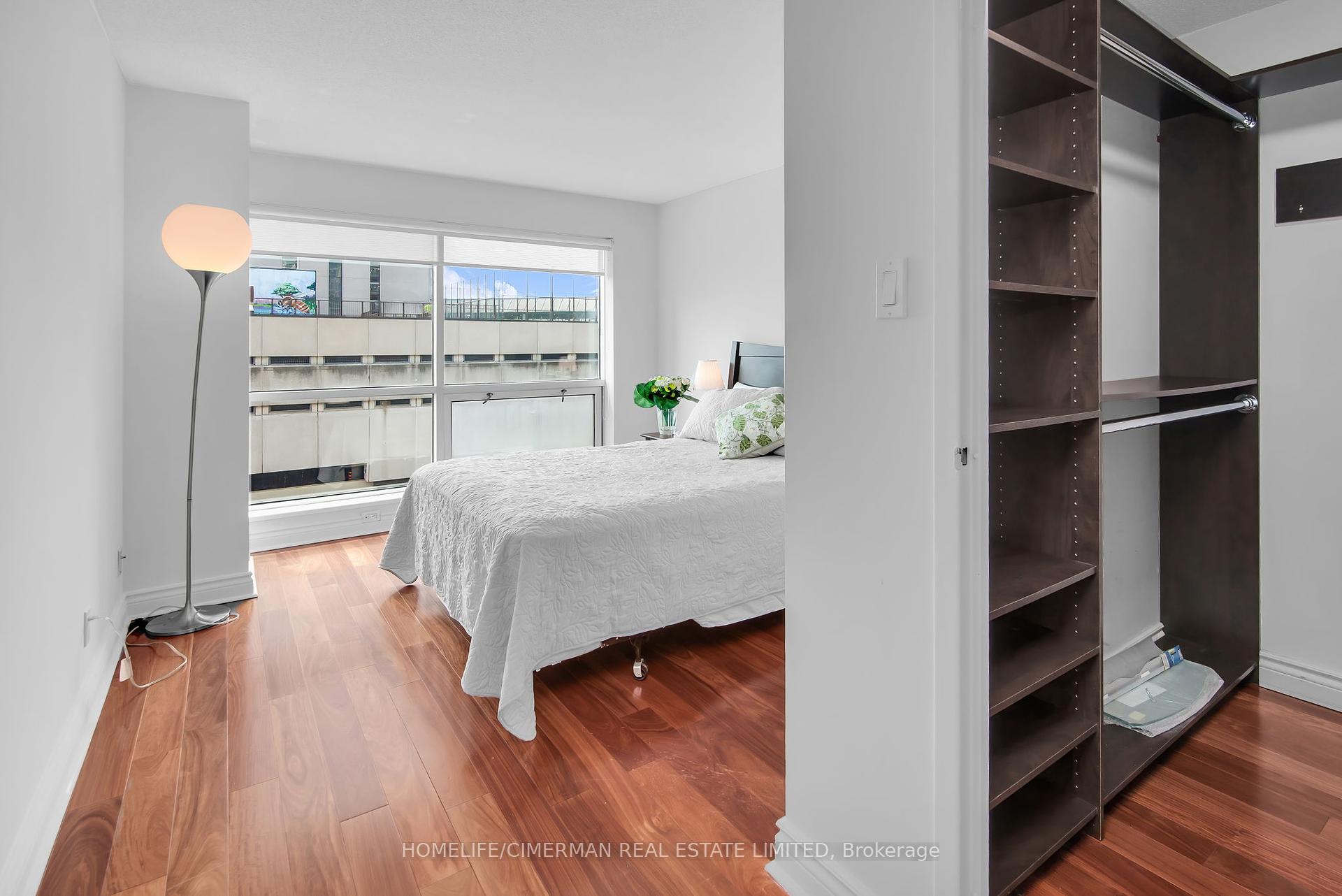 3 Bedrooms Condo at 10 Queens Quay, Toronto For sale