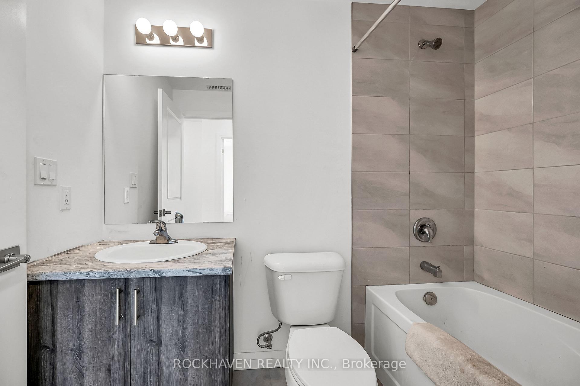 3 Bedrooms Condo at 5 Hamilton, Hamilton For sale