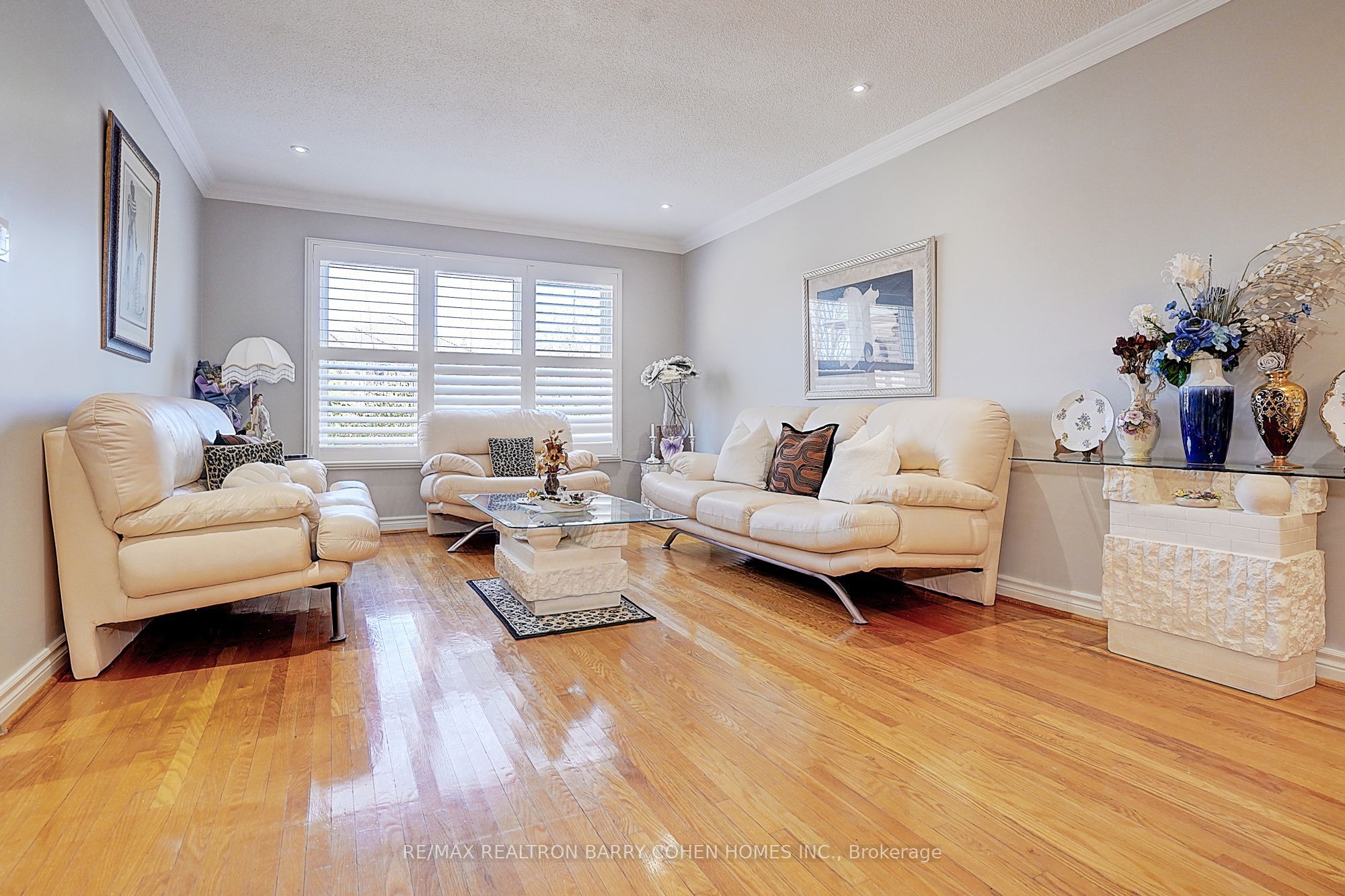 112 Agincourt Drive, Toronto, ON M1S 1M6