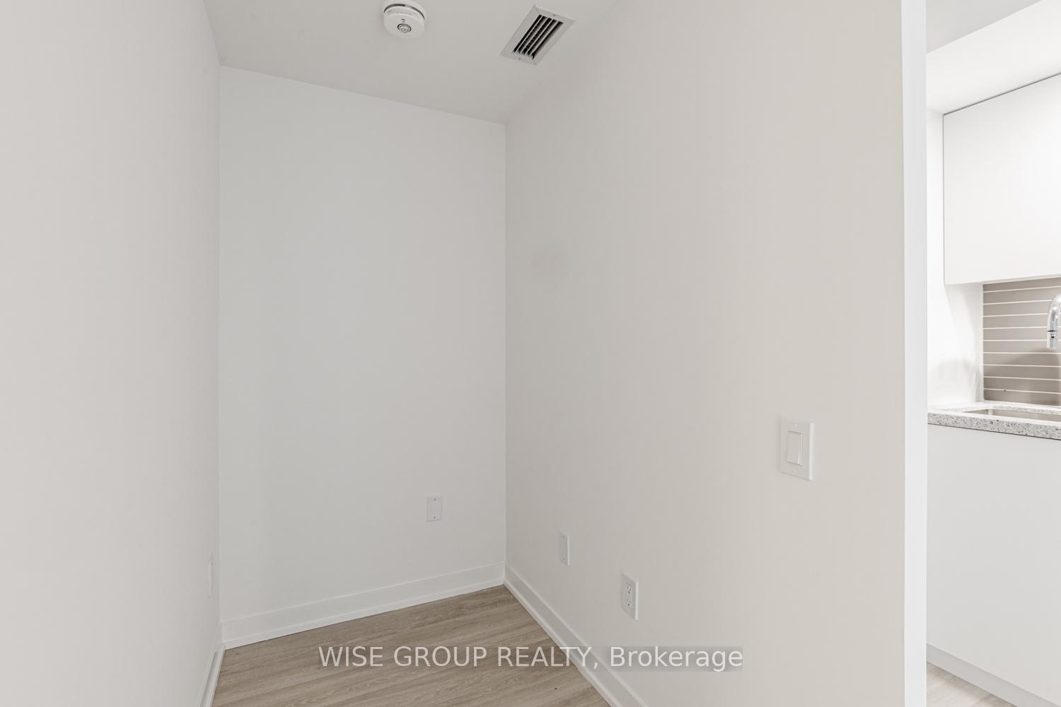 1 Bedroom Condo at 500 Wilson, Toronto For sale