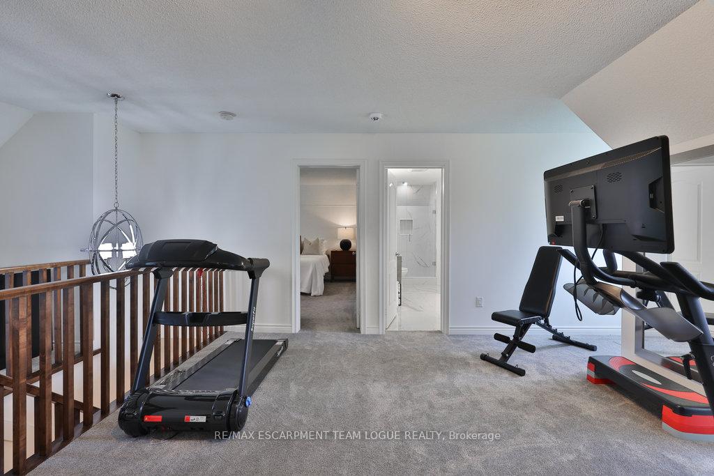 4 Bedrooms Condo at 4211 Millcroft Park, Burlington For sale