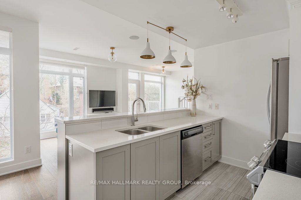48 Holmwood Avenue, #12