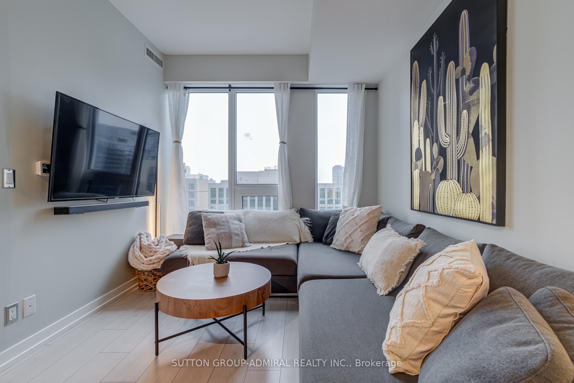 2 Bedrooms Condo at 55 Mercer,  Toronto For sale