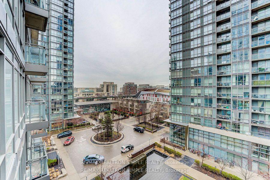 2 Bedrooms Condo at 15 Brunel, Toronto For sale