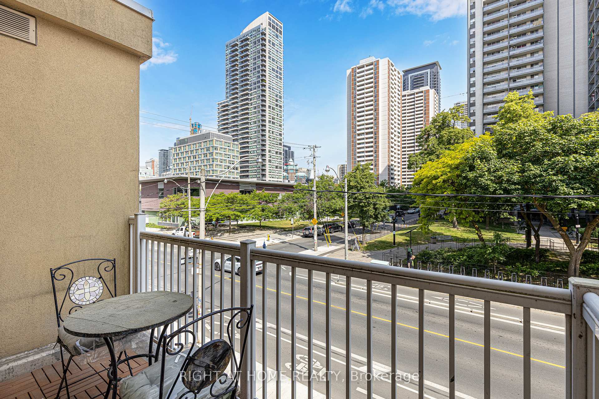 3 Bedrooms Condo at 205 Wellesley, Toronto For sale