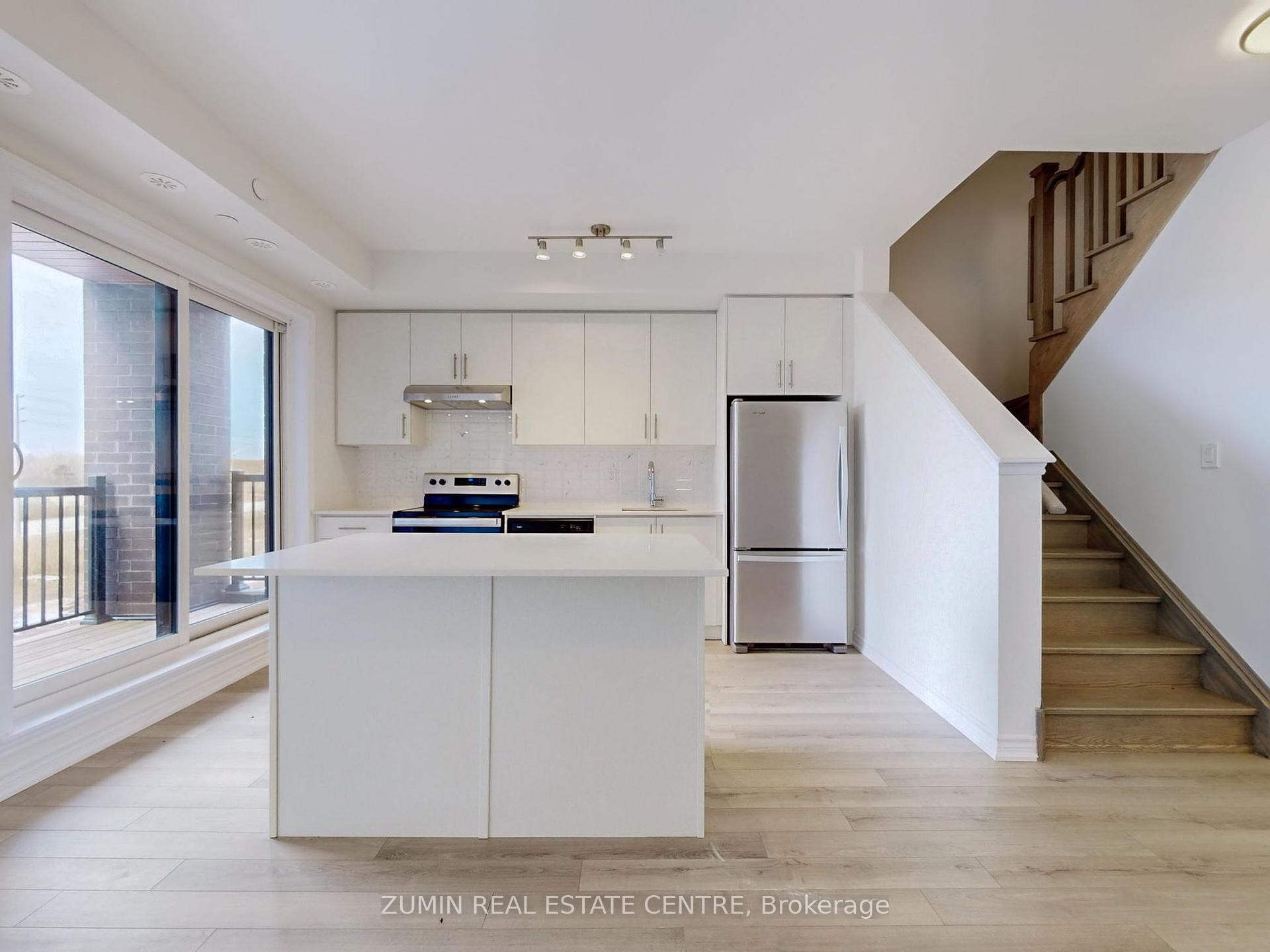 2 Bedrooms Condo at 349 Wheat Boom, Oakville For sale