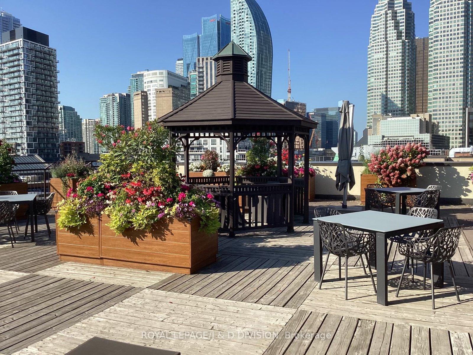 2 Bedrooms Condo at 80 Front,  Toronto For sale