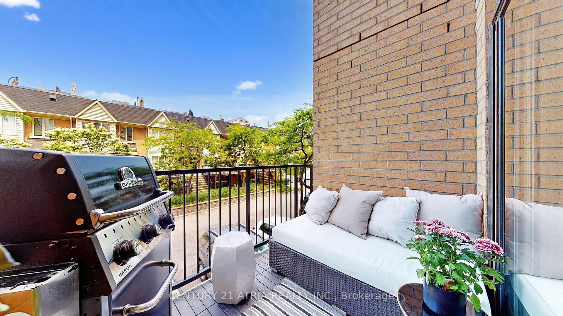 2 Bedrooms Condo at 800 King, Toronto For sale