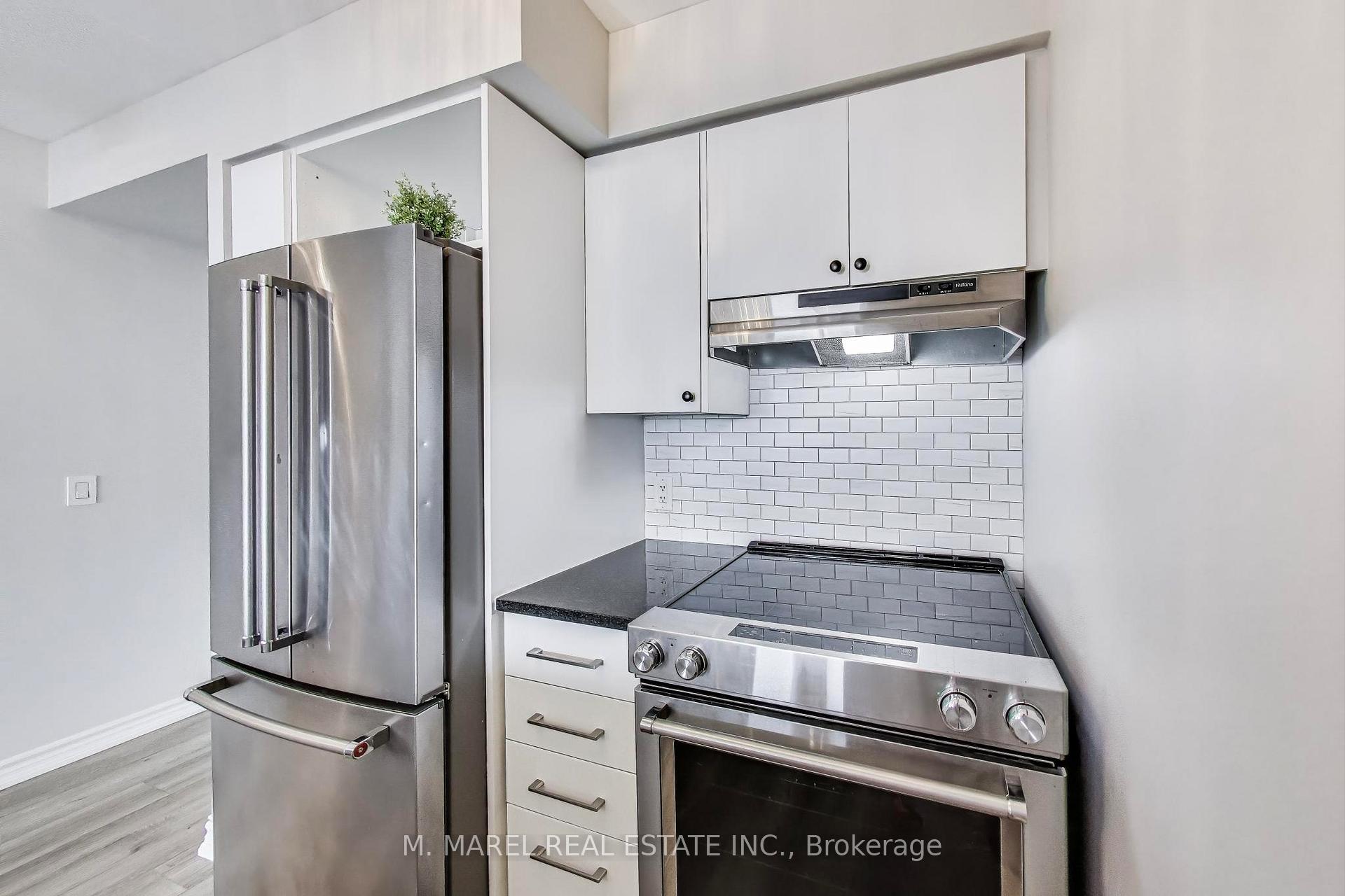 1 Bedroom Condo at 2365 Central Park,  Oakville For sale