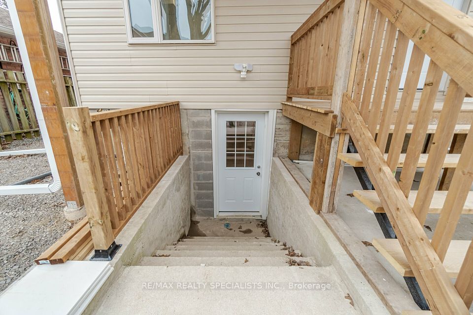 #3 - 9 Frances Avenue, Hamilton, ON L8E 2Y6