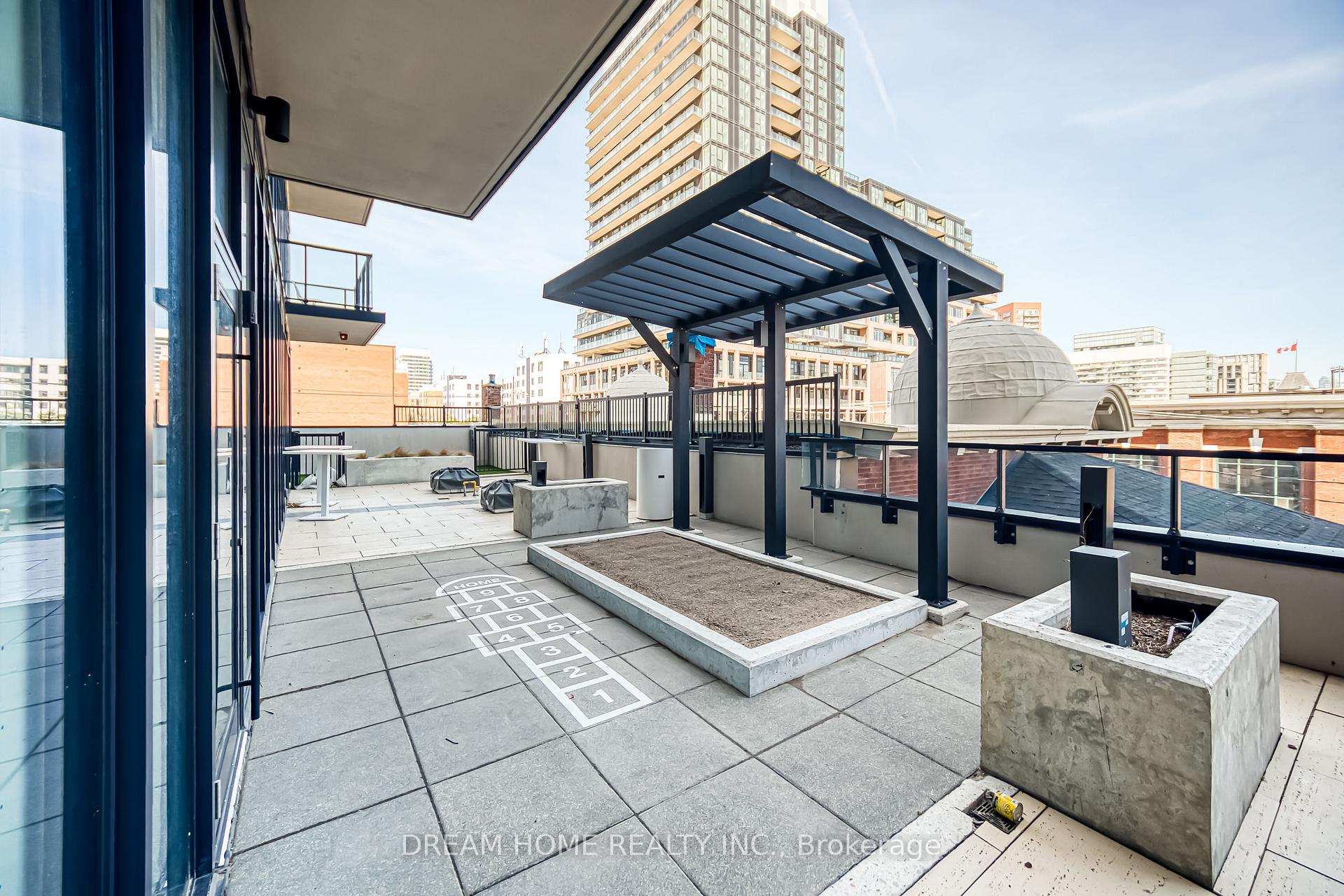 1 Bedroom Condo at 270 Dufferin,  Toronto For sale