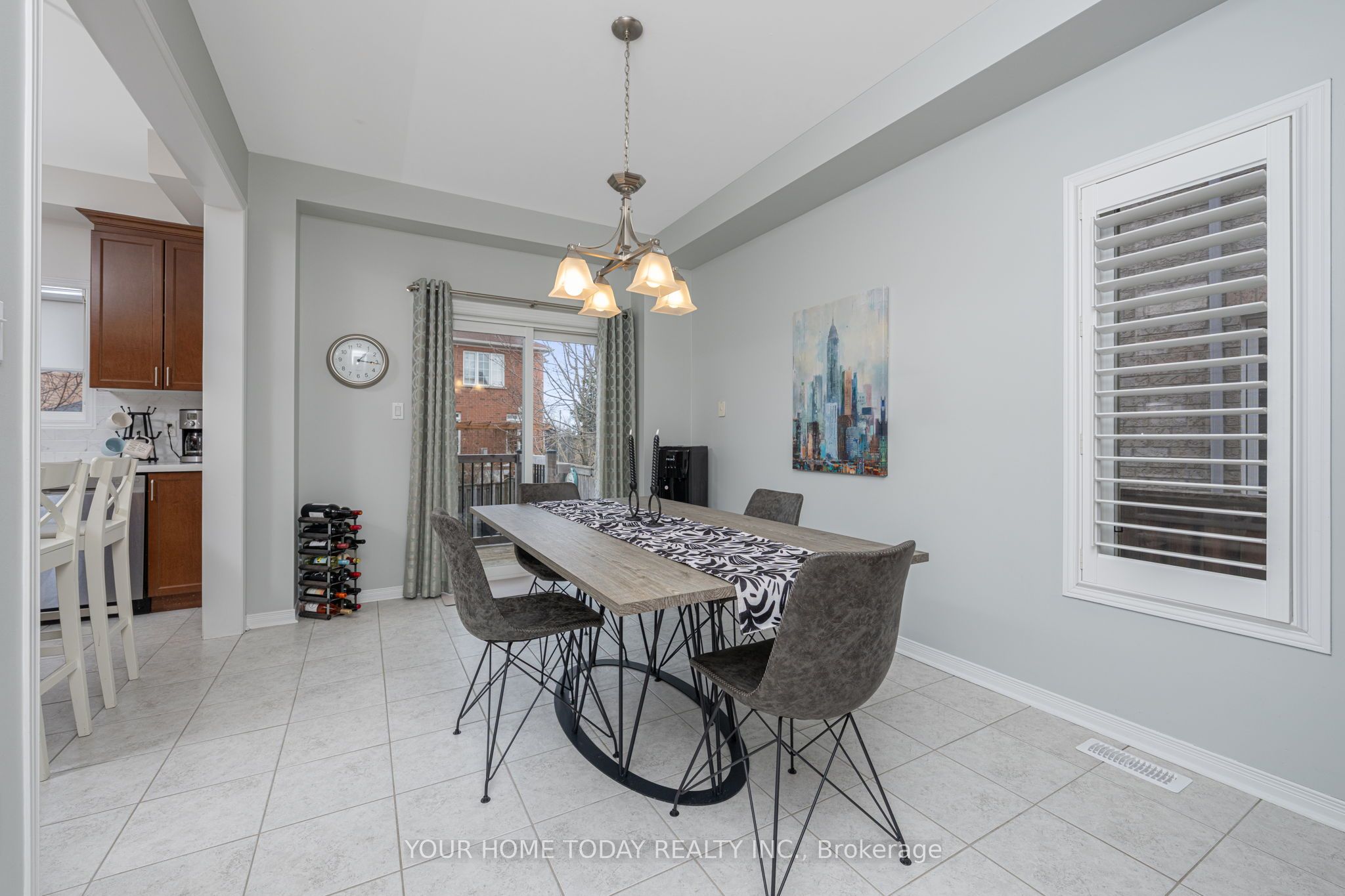 17 Chetholme Place