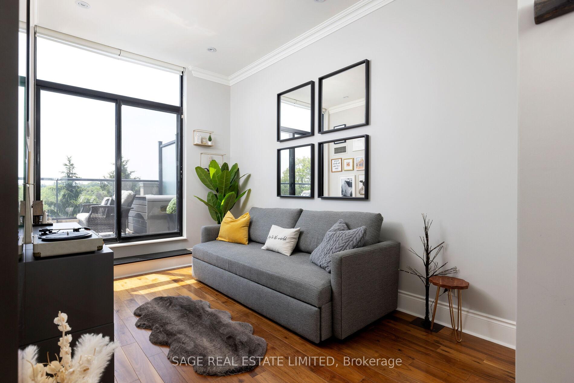 2 Bedrooms Condo at 25 Earlington, Toronto For sale