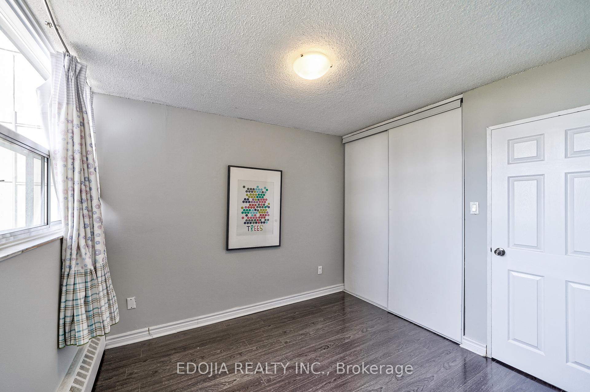 2 Bedrooms Condo at 4101 Sheppard,  Toronto For sale