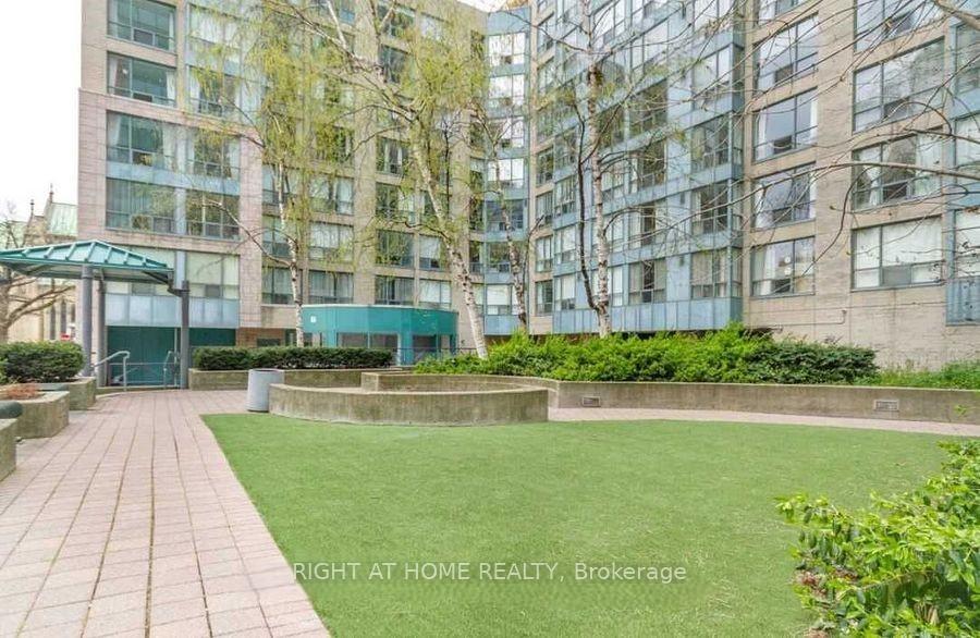 2 Bedrooms Condo at 92 King, Toronto For sale