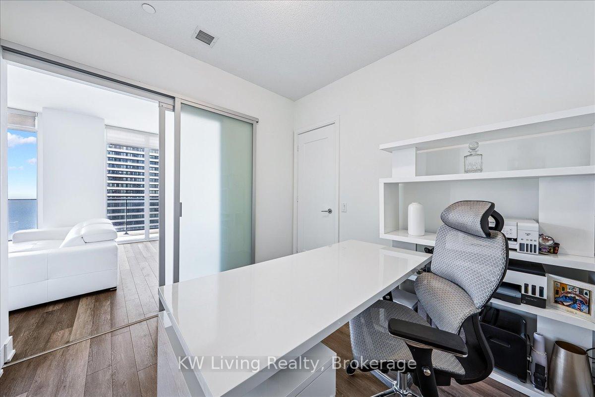 2 Bedrooms Condo at 70 Annie Craig, Toronto For sale