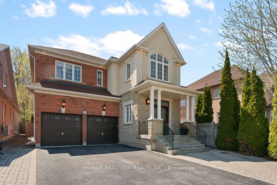 310 Thornhill Woods