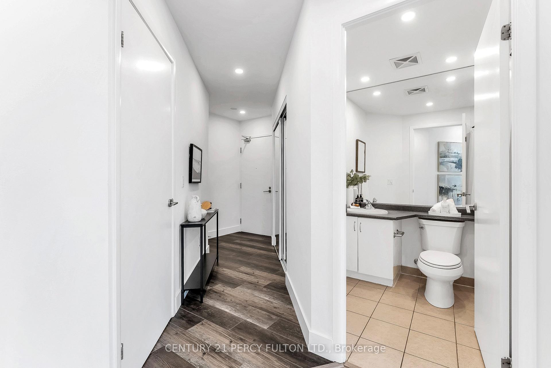 2 Bedrooms Condo at 209 Fort York, Toronto For sale
