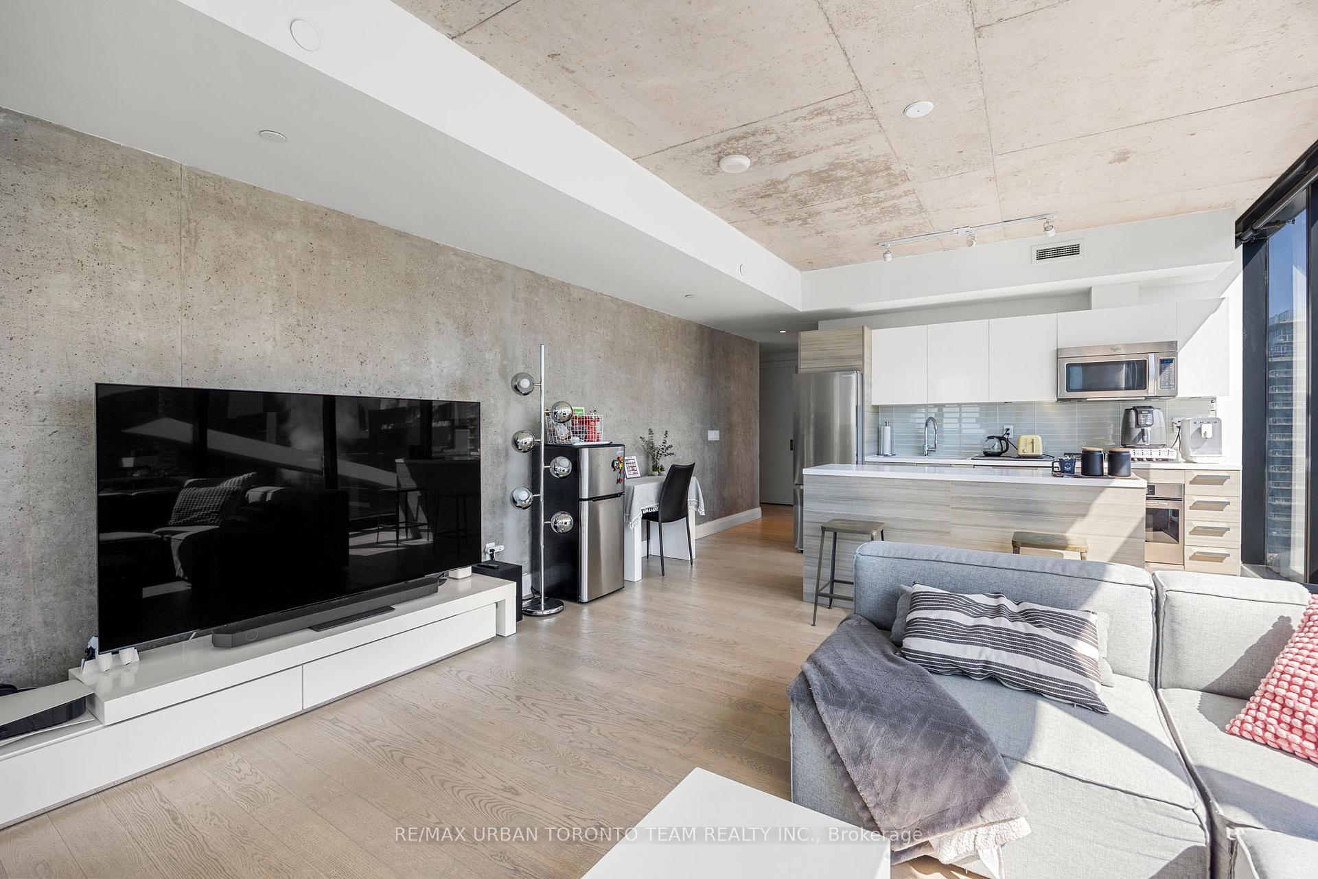 2 Bedrooms Condo at 224 King, Toronto For sale
