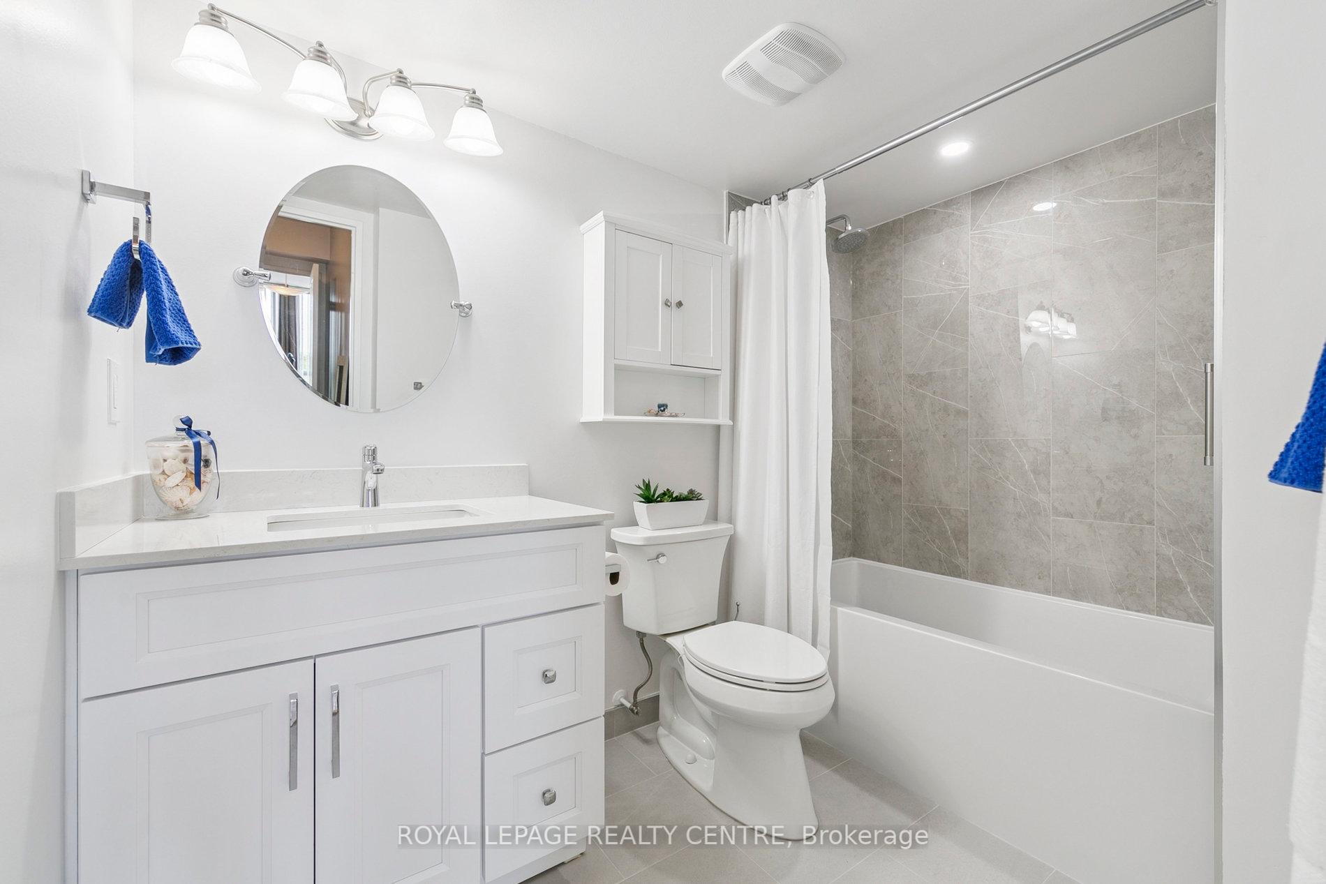 3 Bedrooms Condo at 1110 Walden, Mississauga For sale