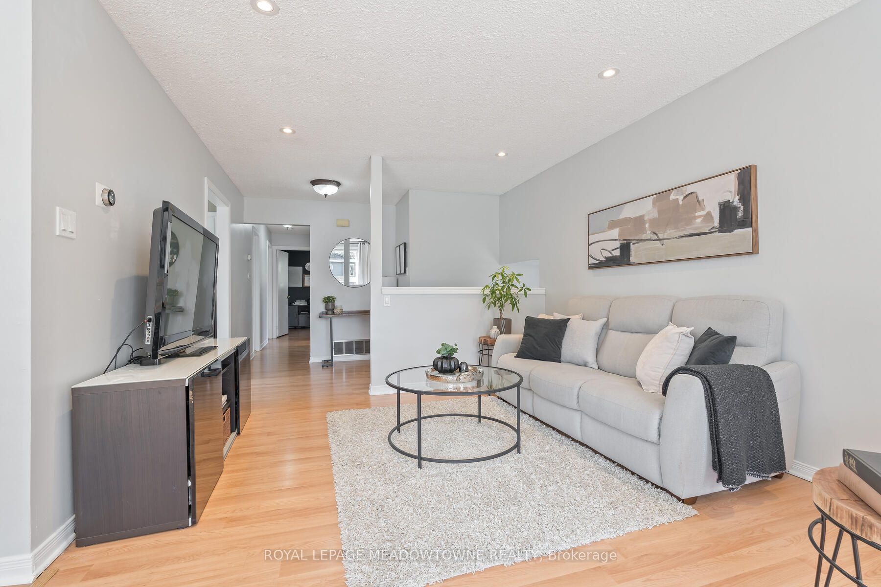 338 Whitehead Crescent