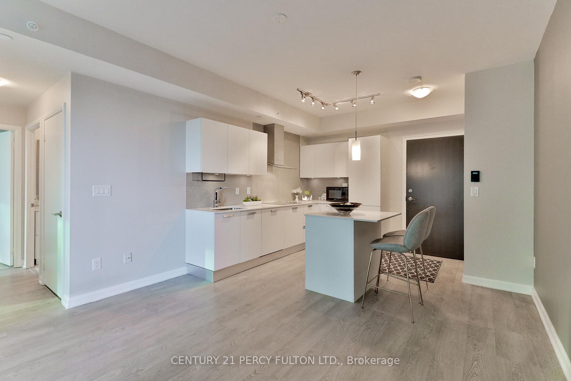 2 Bedrooms Condo at 9 Bogert, Toronto For sale