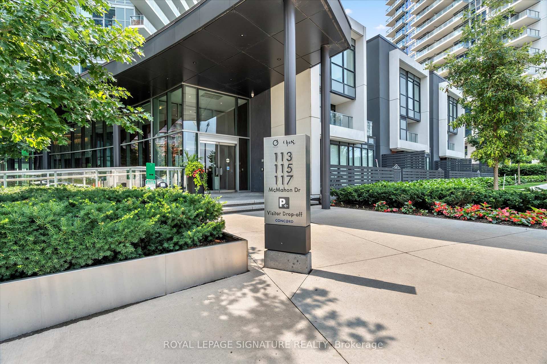 2 Bedrooms Condo at 117 McMahon, Toronto For sale