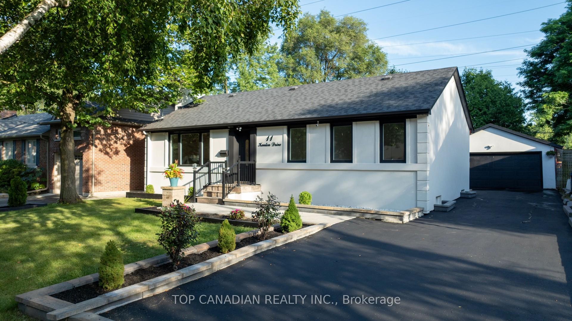 11 Kenton Drive, Toronto, ON M2R 2H6