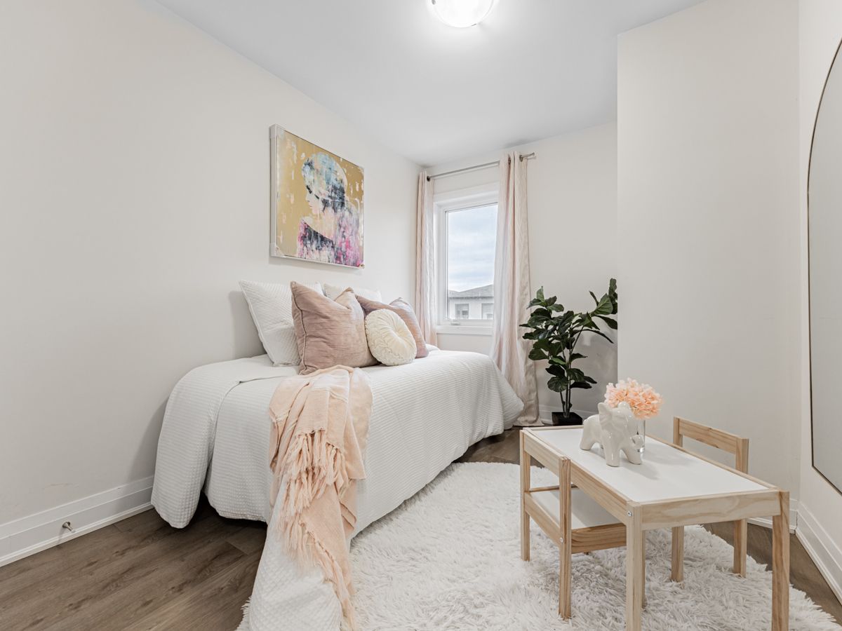 250 Finch Avenue 22