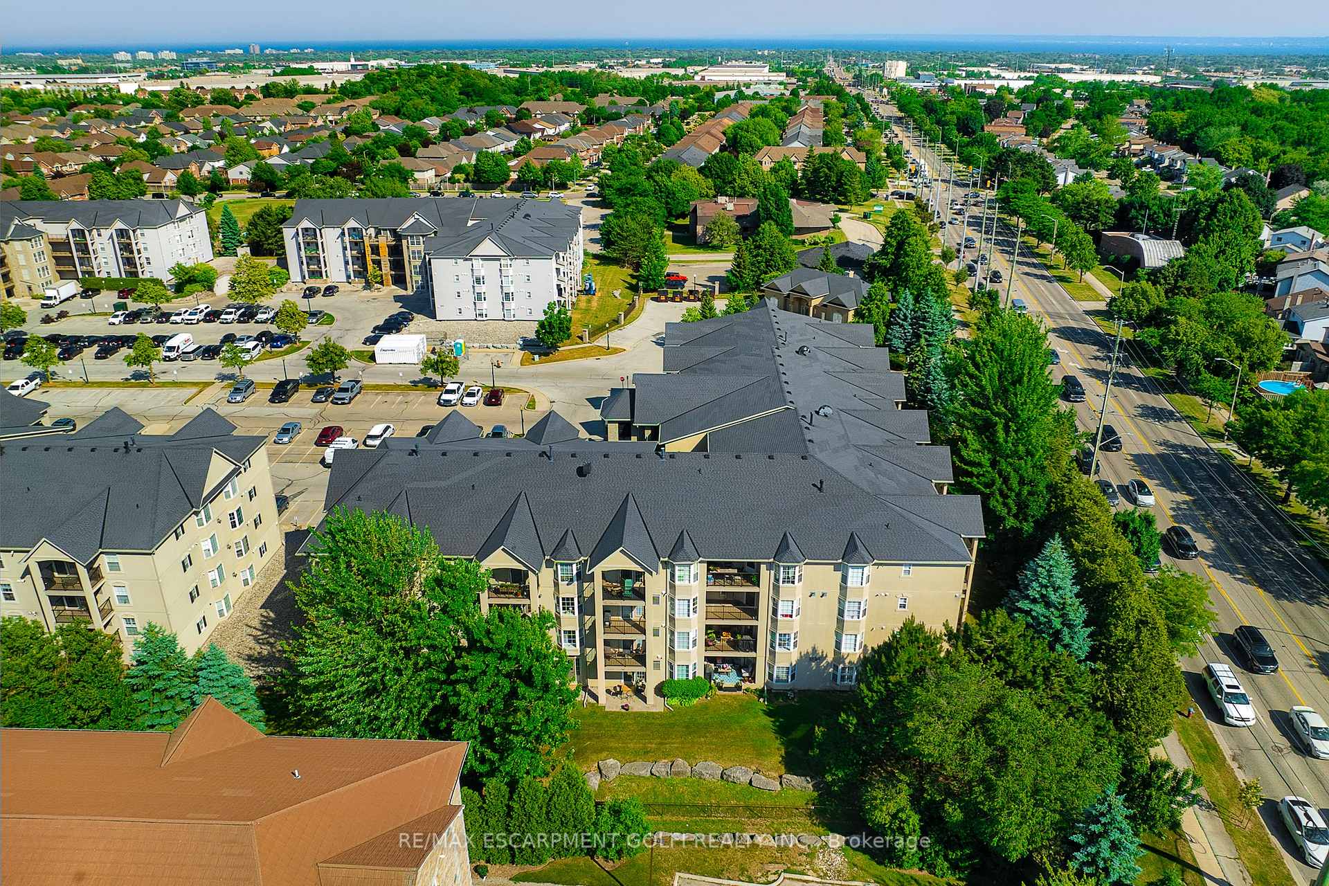 1 Bedroom Condo at 1451 Walker’s, Burlington For sale