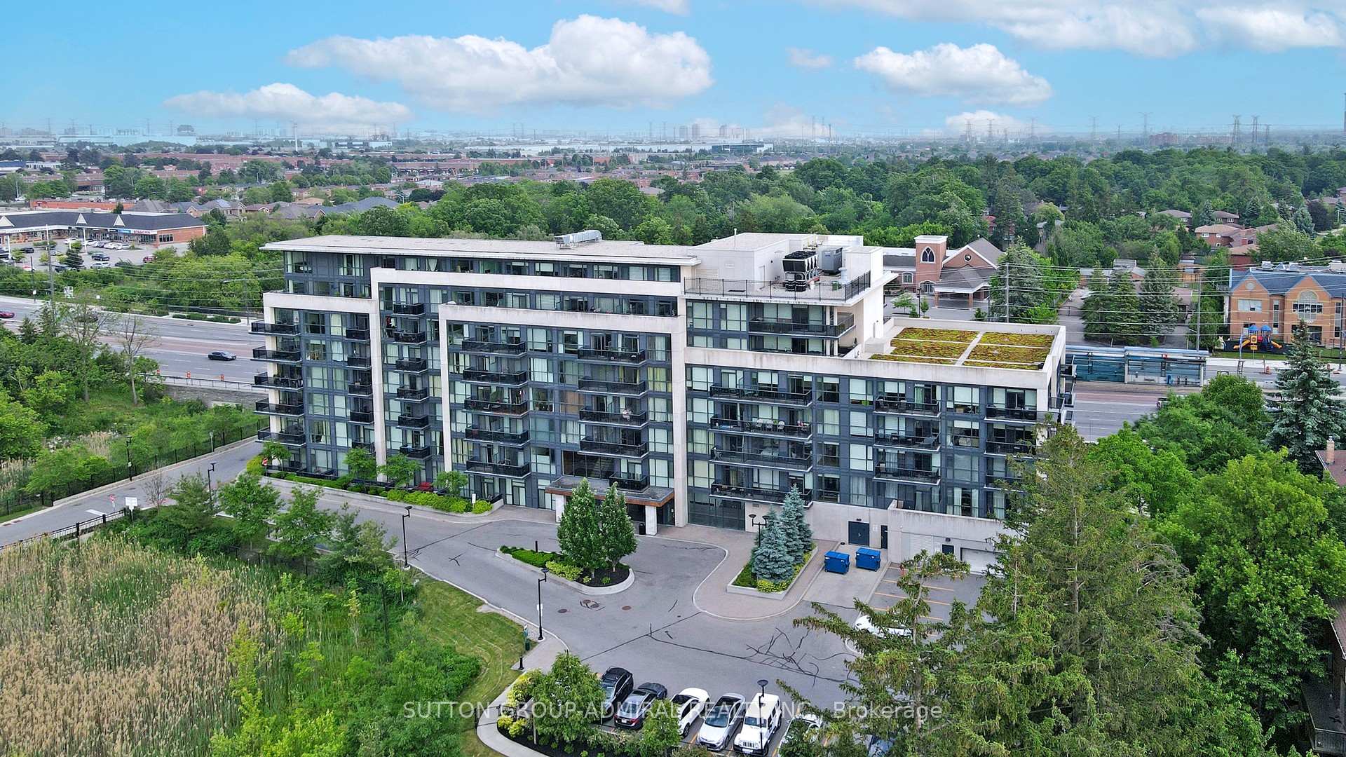 2 Bedrooms Condo at 4700 Highway 7, Vaughan For sale