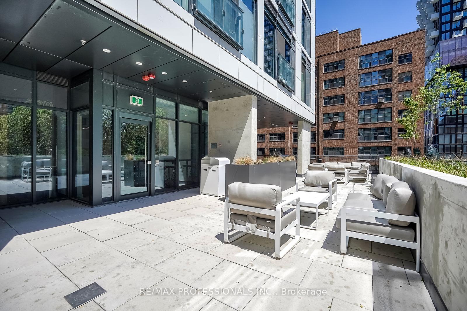 2 Bedrooms Condo at 65 Mutual, Toronto For sale
