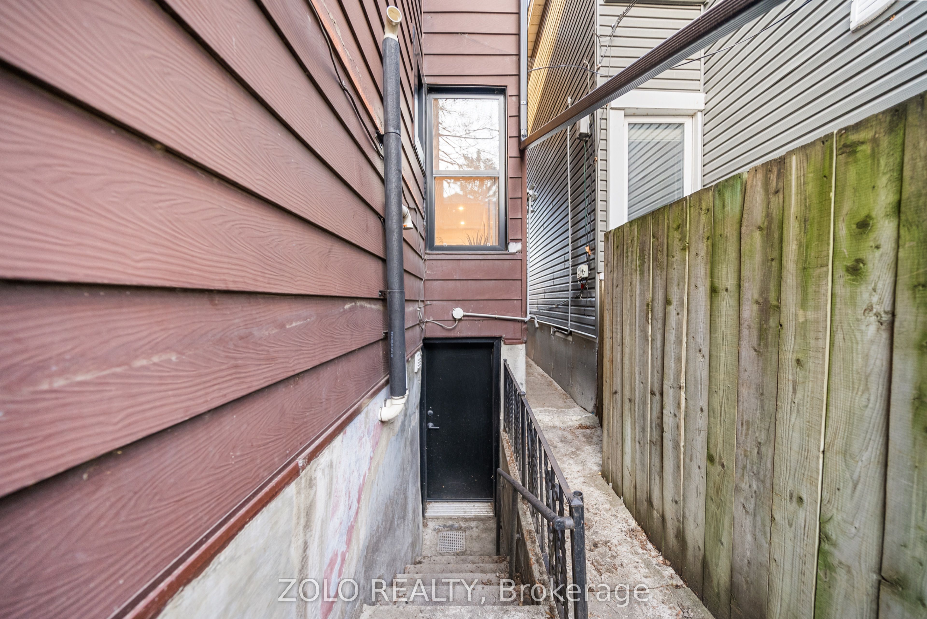 82 Bellwoods Avenue