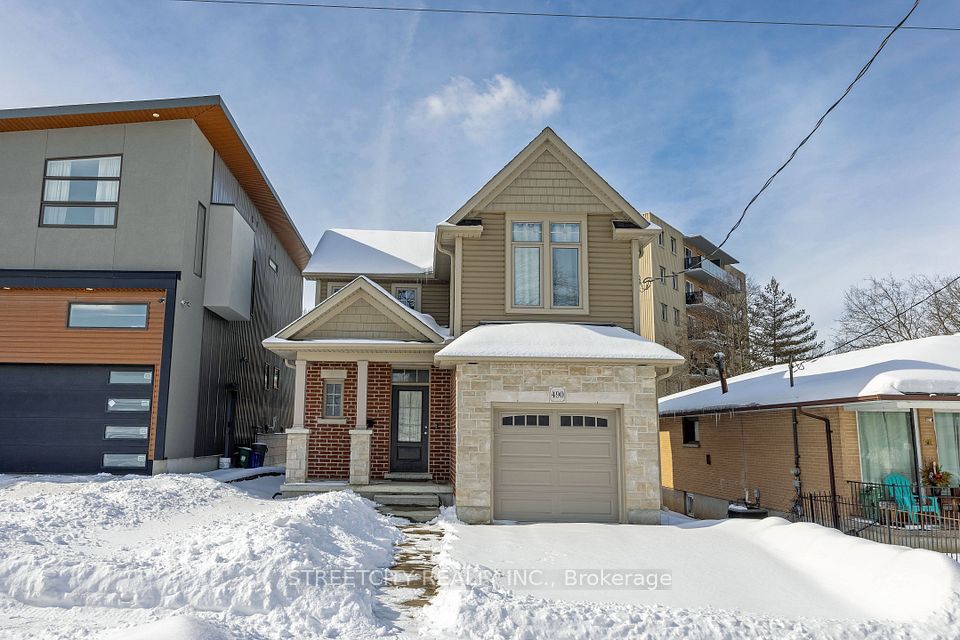 490 Phyllis Street