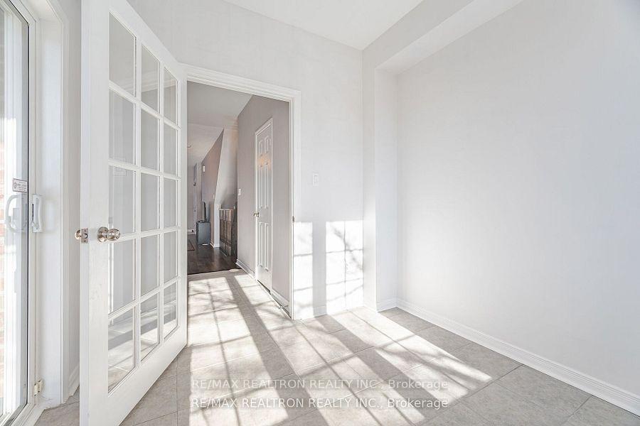 3 Bedrooms Condo at 4711 Kingston,  Toronto For sale