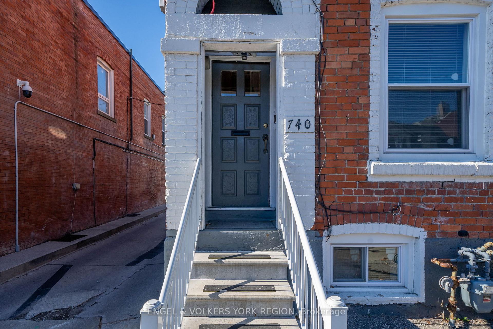 740 Lansdowne Avenue, Toronto, ON M6H 3Y8
