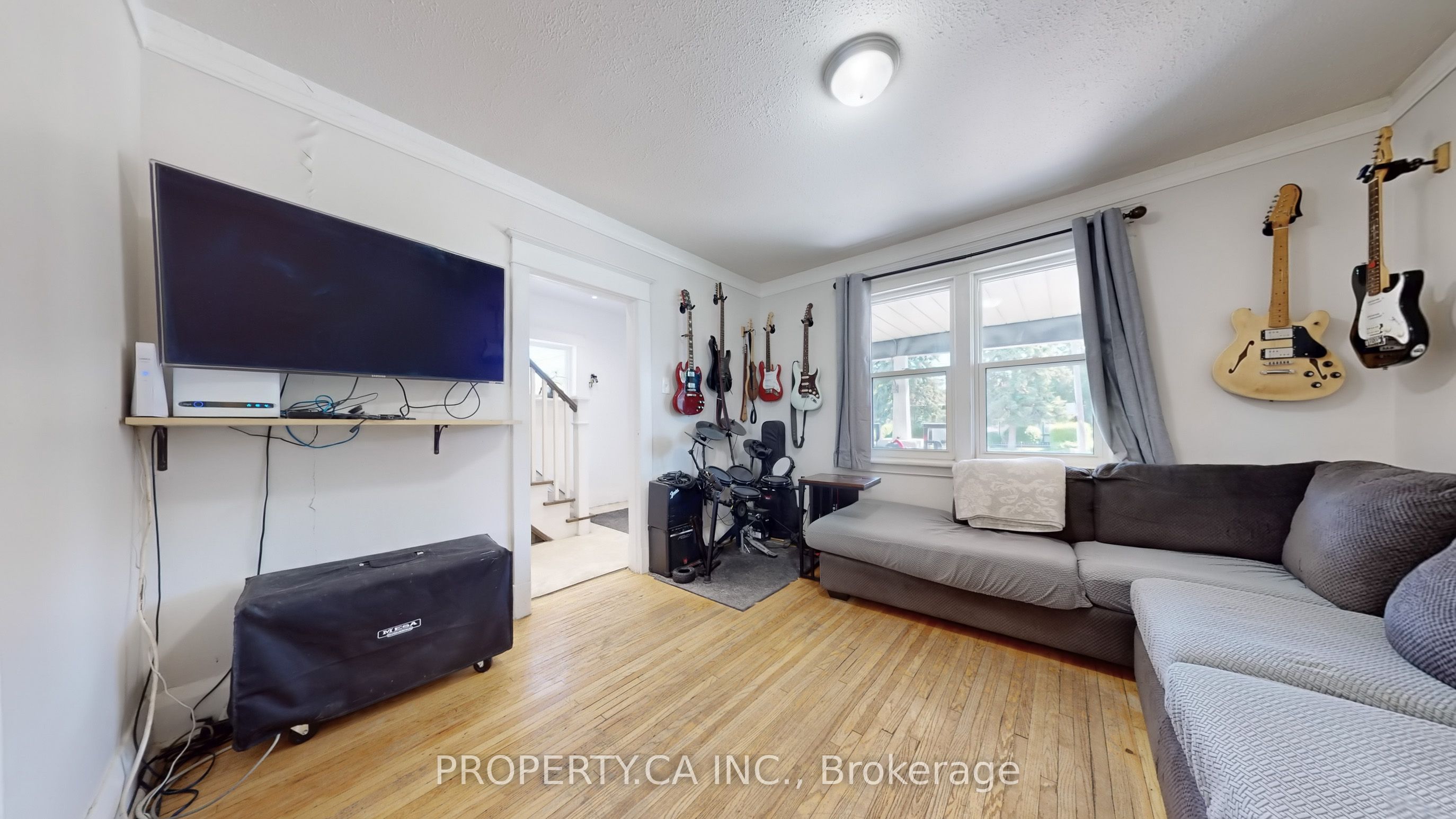 106 Park Road S