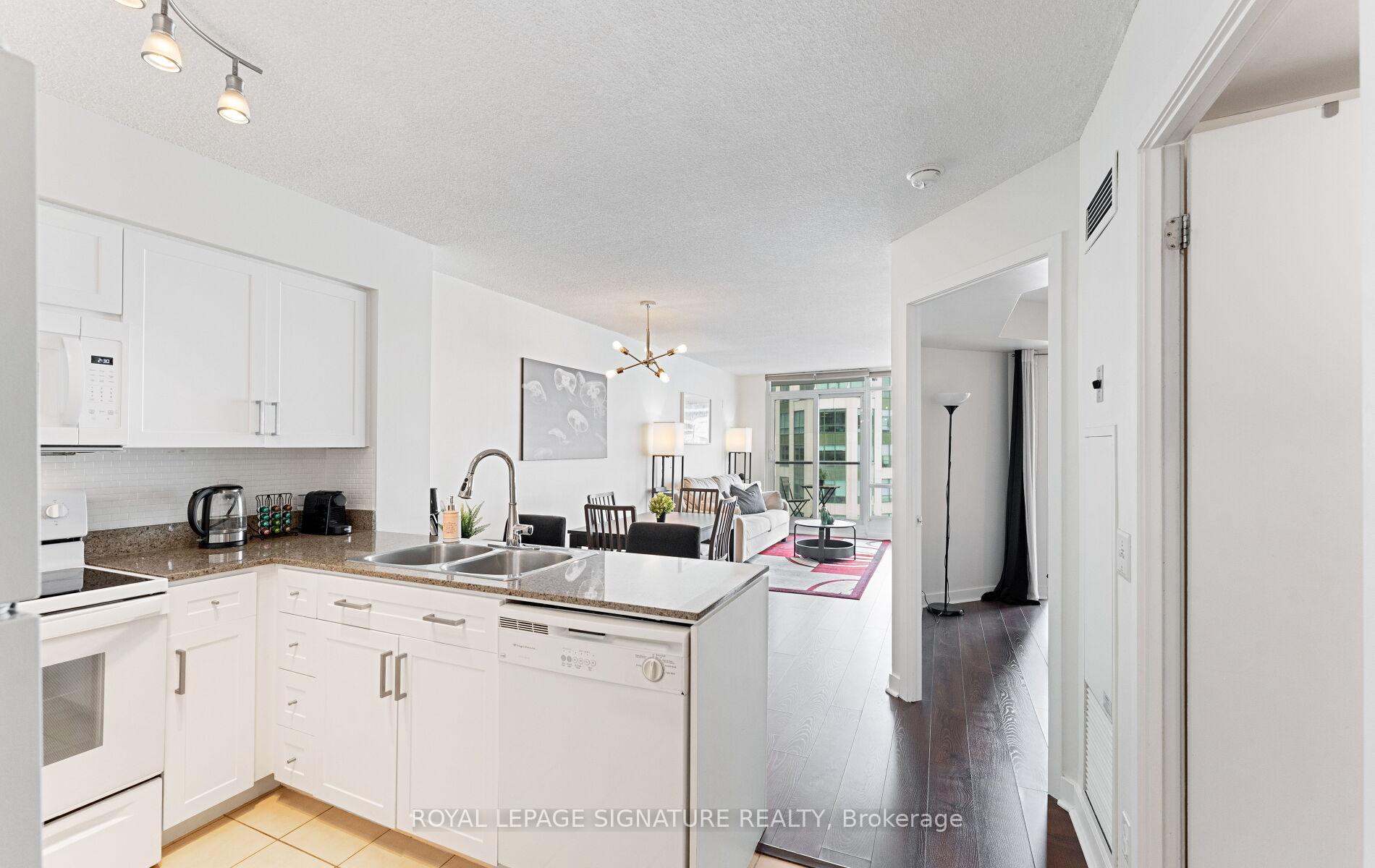 2 Bedrooms Condo at 361 Front, Toronto For sale