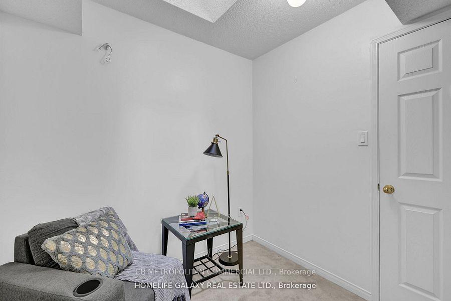 3 Bedrooms Condo at 42 Pinery,  Toronto For sale