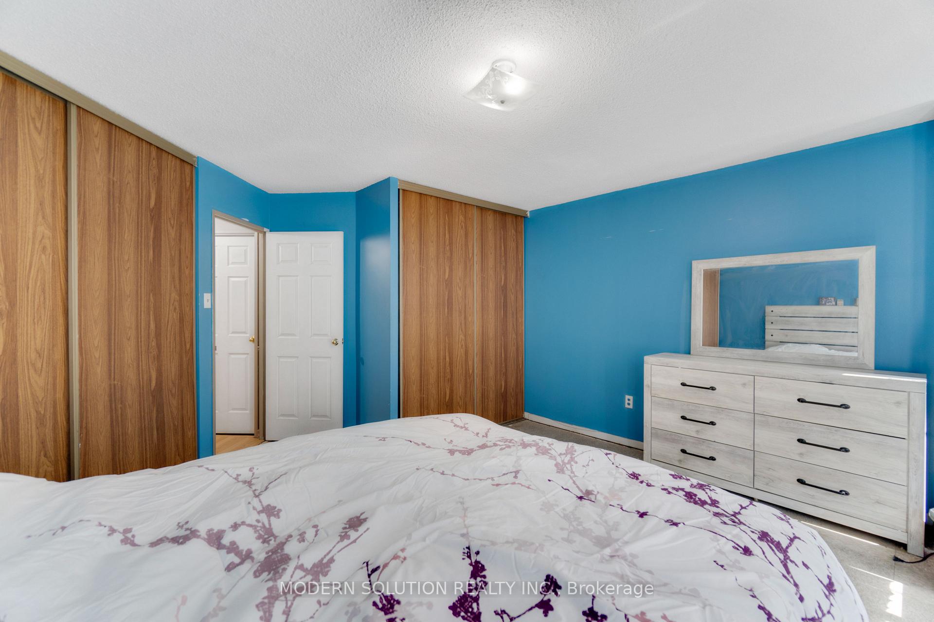 3 Bedrooms Condo at 5580 Sheppard, Toronto For sale