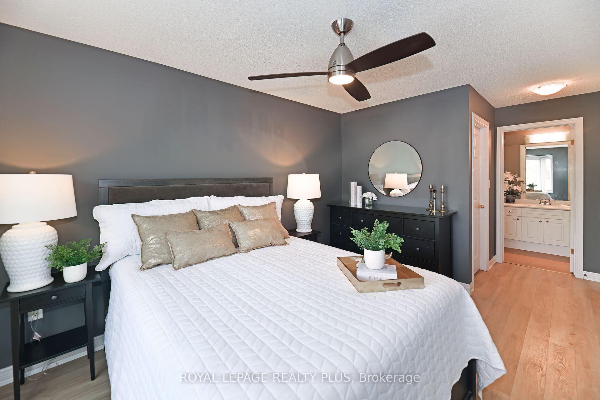 3 Bedrooms Condo at 4045 Upper Middle, Burlington For sale
