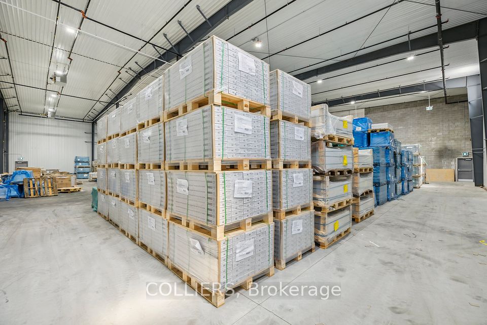 https://trreb-image.ampre.ca/eMIFduBe9O7Xm7Ua22DFSaXI-dOjtyQcRItifU9tcIM/rs:fit:960:960/wm:.5:so:0:50:.4/wmsh:10/wmt:PHNwYW4gZm9yZWdyb3VuZD0nd2hpdGUnIGZvbnQ9JzY4Jz5DT0xMSUVSUywgQnJva2VyYWdlPC9zcGFuPg/L3RycmViL2xpc3RpbmdzLzQwLzU2LzI0LzUyL3AvOTZkZmM5NjctOTI1YS00NmQxLWE0MzAtYjAxNzllNmMxMTczLmpwZw.jpg