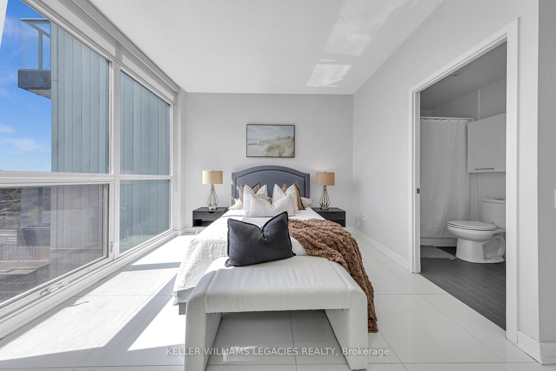3 Bedrooms Condo at 29 Singer, Toronto For sale