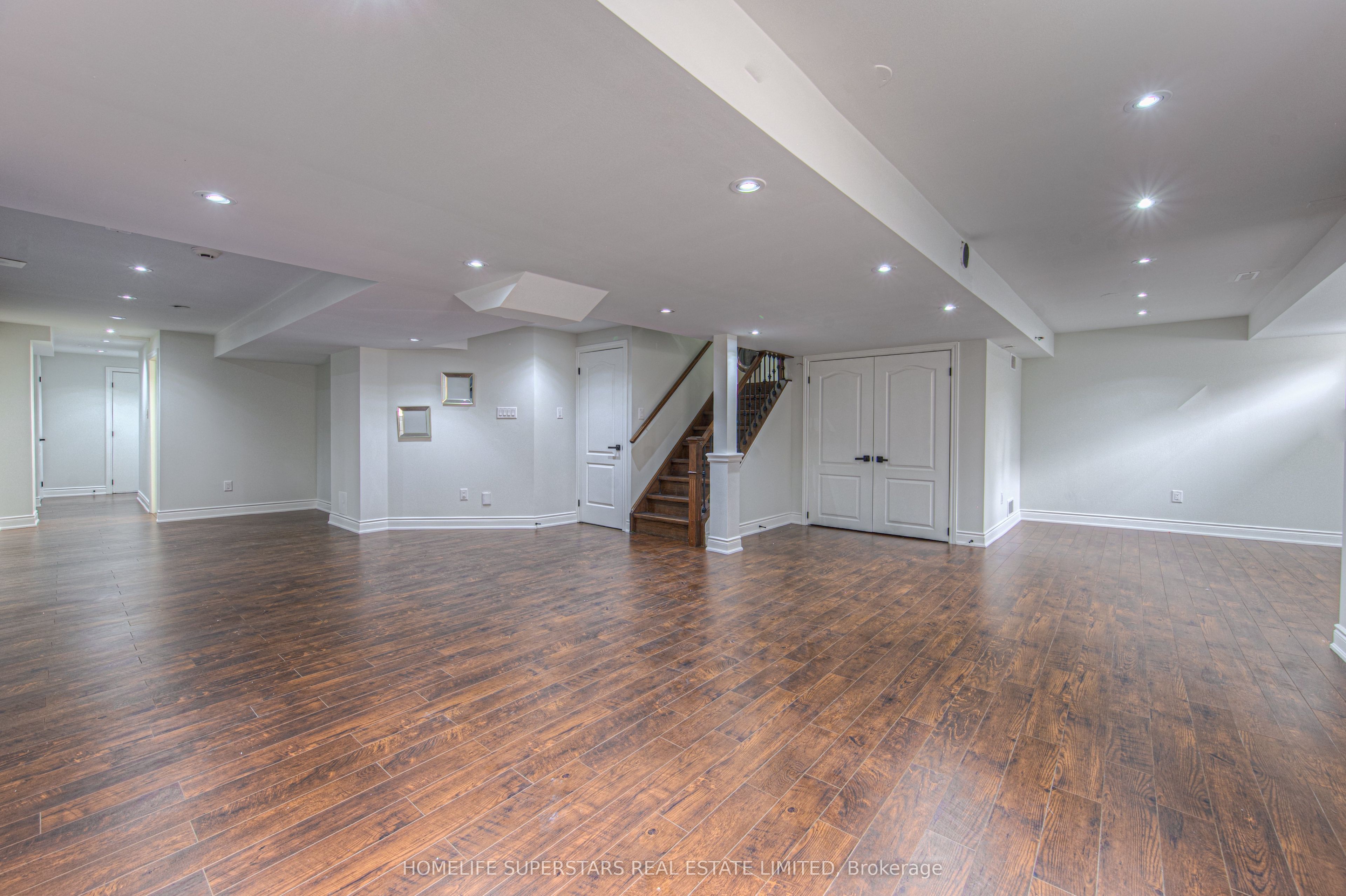 5676 Fantasia Manor
