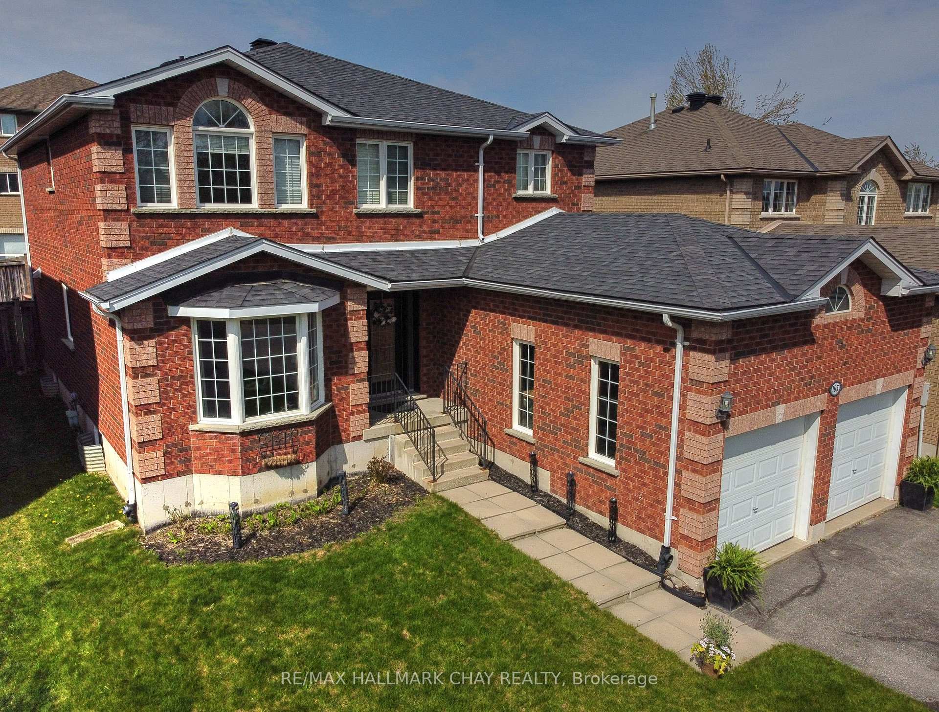 105 Crompton Drive, Barrie, ON L4M 6N9