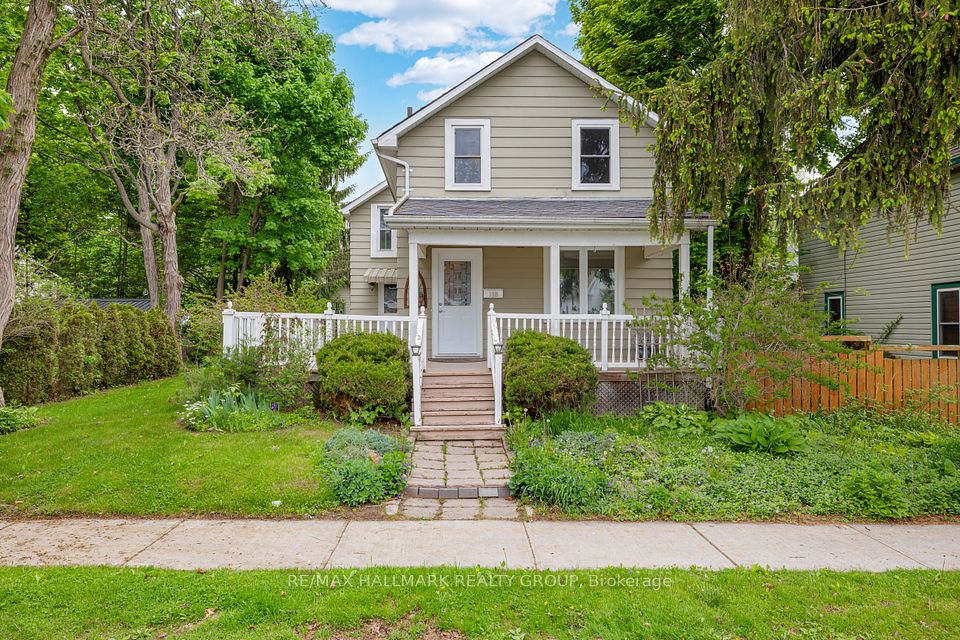 118 Wellington Street, Gananoque, ON K7G 1B7