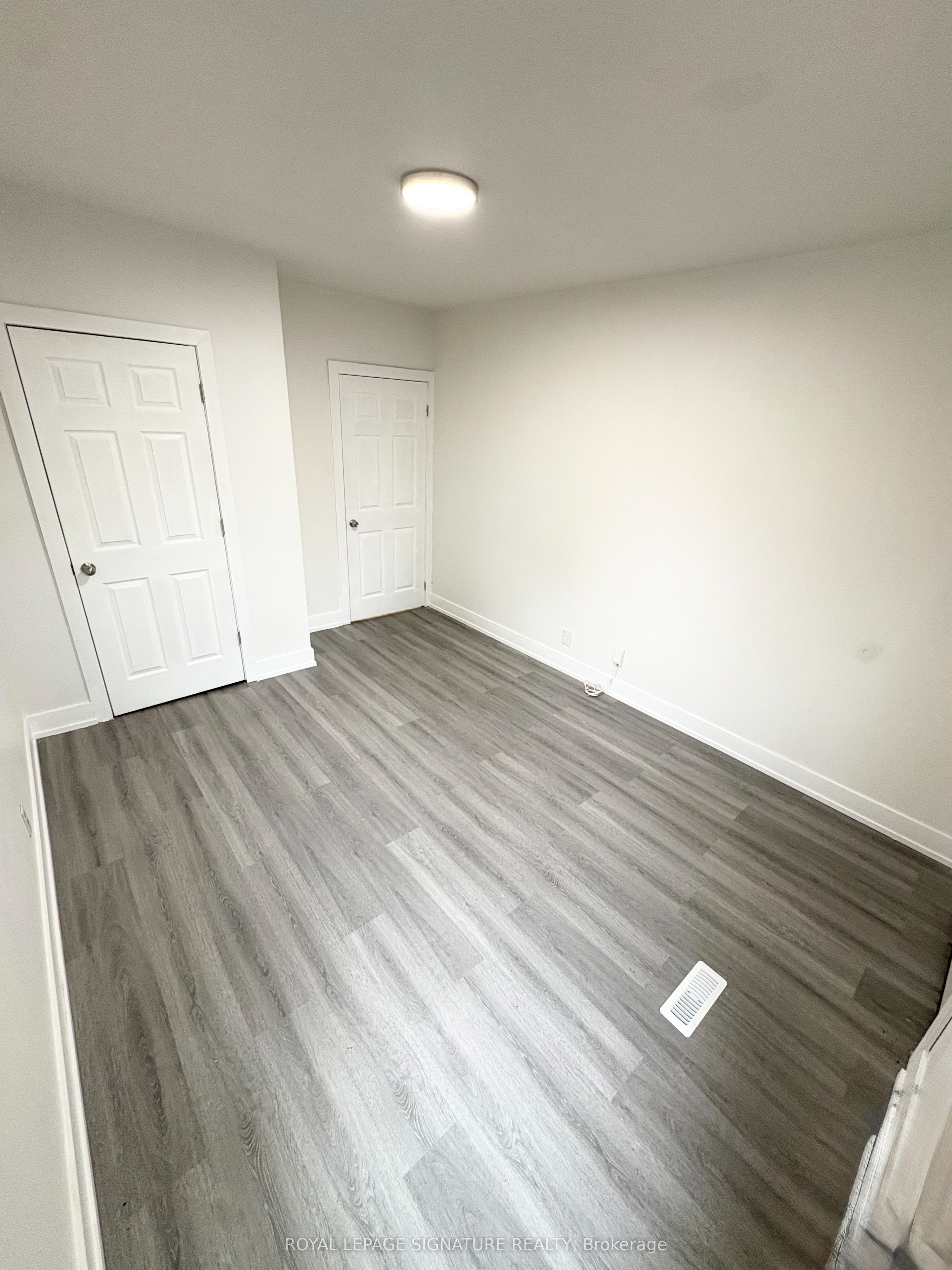172 Coxwell Avenue, #Main