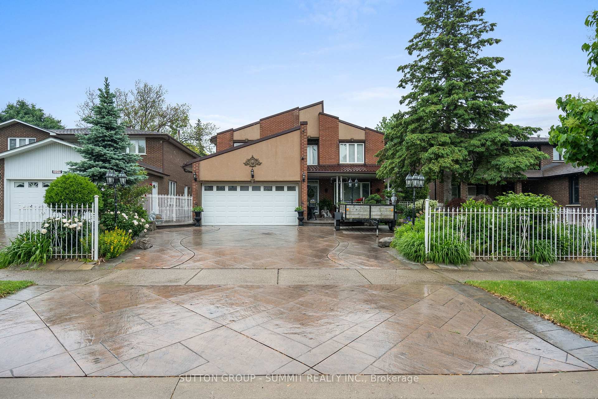 Welcome to Pollard Drive! An Exclusive Erindale area where very few homes come up for sale; Well sought-after, desired neighbourhood. This home offers tens of thousands in upgrades including long lasting 50 year metal roof, and over 4000 sq ft of living space, a large lot & Spacious rooms. Updated crown moulding and base boards. Master bedroom with a walk-in closet, 5pc ensuite & walk out to generous balcony. Open concept basement with large eat-in kitchen. Extended driveway w/patterned concrete surround. Convenient area in family oriented neighbourhood, close to schools - public/catholic elementary and high schools, highways, recreation centre, shopping & much more! Don't let this one pass you by!
